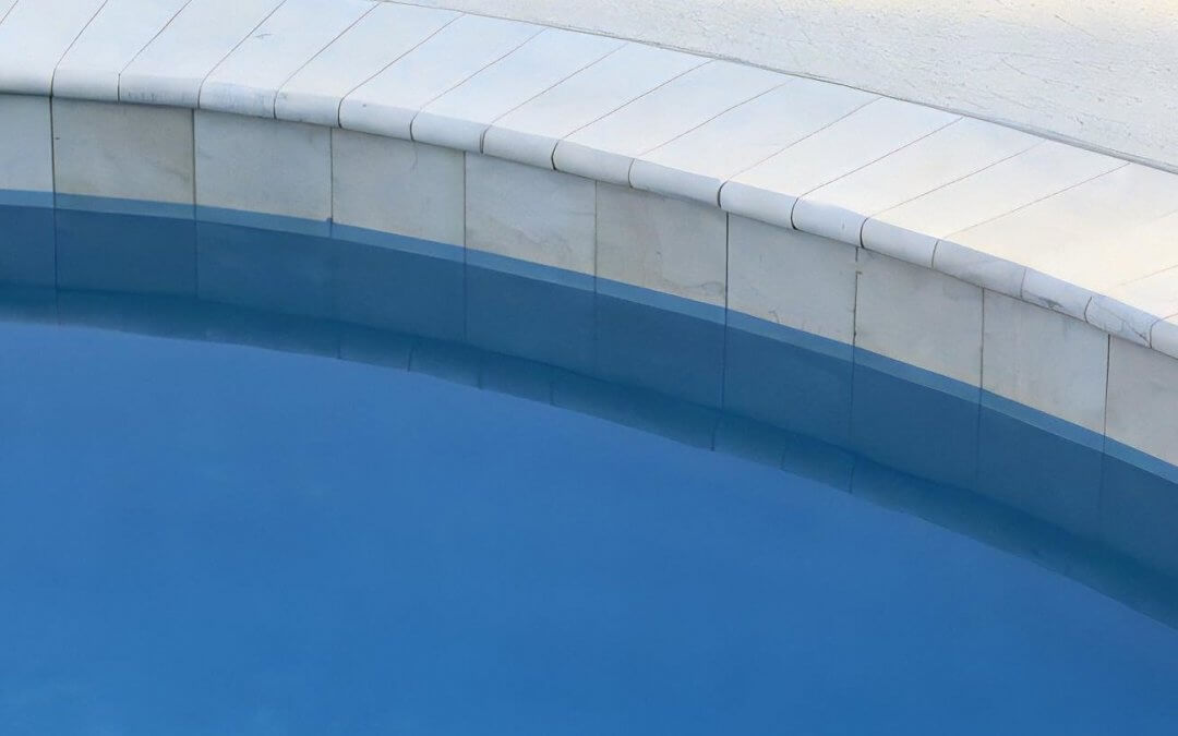 How to Clean Your Pool Waterline